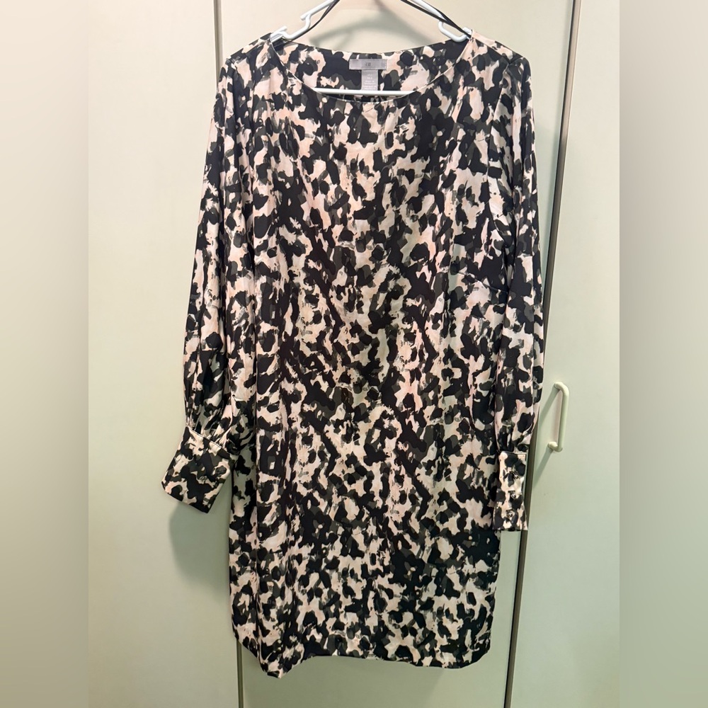 H&M Black and Cream Long Sleeve Dress